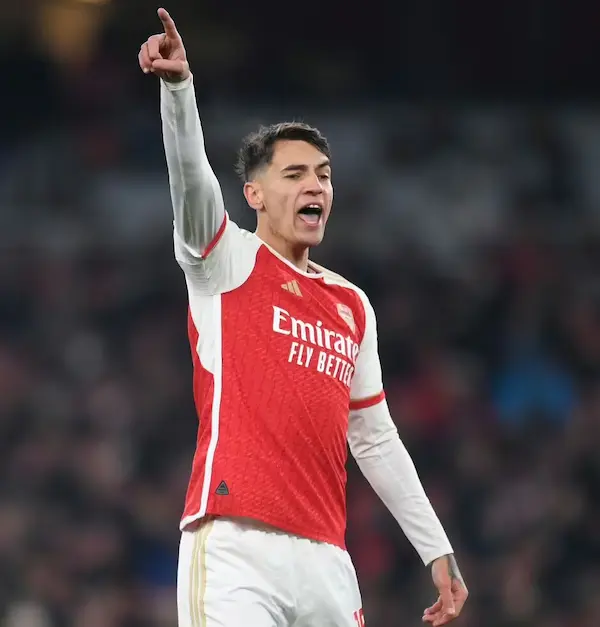 HLV Mikel Arteta đã có quyết định về tương lai của Jakub Kiwior