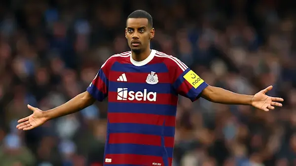 Liverpool nhắm cầu thủ nào nếu "hụt" Isak?