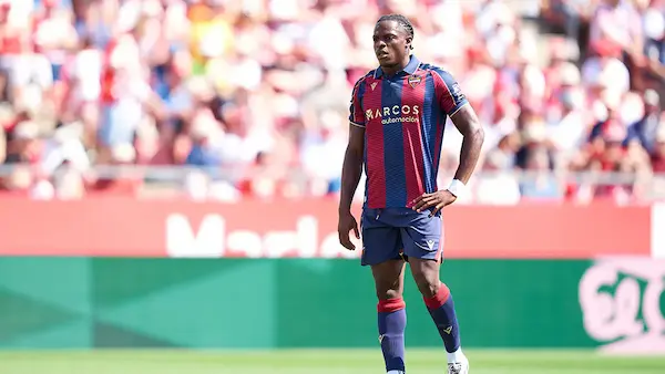 Karl Etta Eyong là lựa chọn thay thế Joshua Zirkzee?