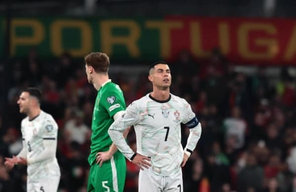 Án kỷ luật từ FIFA đẩy Cristiano Ronaldo vào thế khó