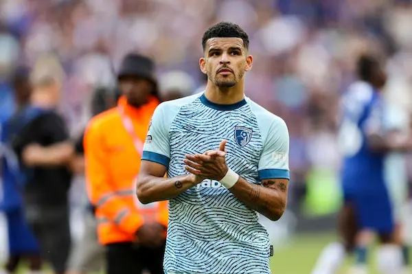 Dominic Solanke lên tiếng về tin đồn đến Chelsea