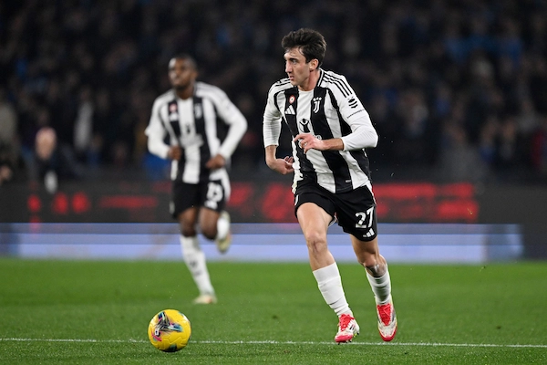 Arsenal có chiêu mộ được Andrea Cambiaso từ Juventus?