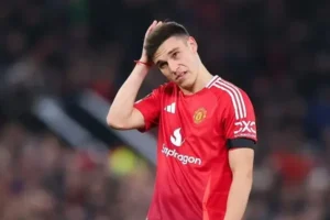 Manuel Ugarte sẽ là người đầu tiên bị loại khỏi Man United?