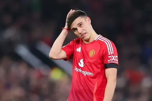 Manuel Ugarte sẽ là người đầu tiên bị loại khỏi Man United?